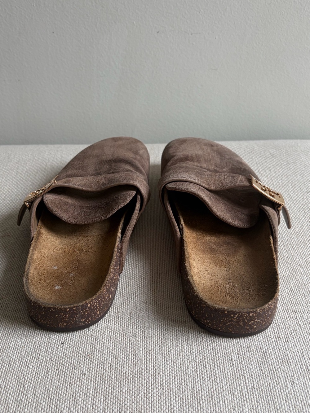TORY BURCH Mellow Brown Gold Suede Mule Size 7 - Picture 8 of 8